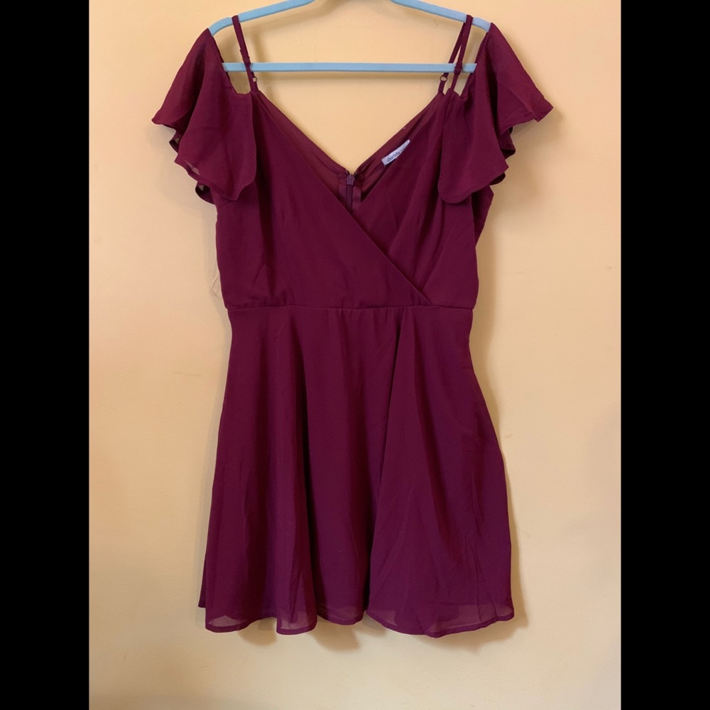 Wine red cold shoulder cocktail dress